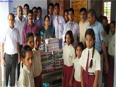 Distribution of Books at Manav Seva Ashram.jpg